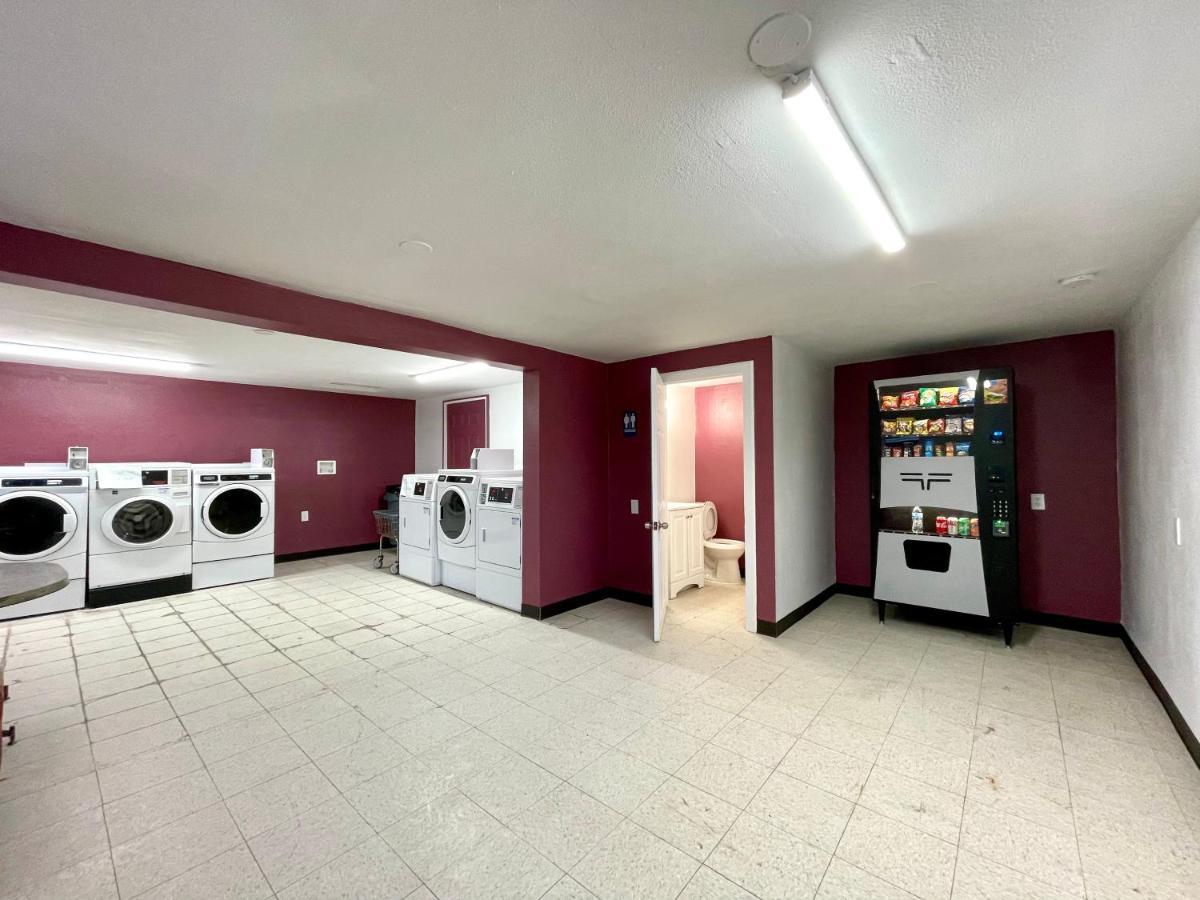 Annie Oakley Motel Oakley Buitenkant foto
