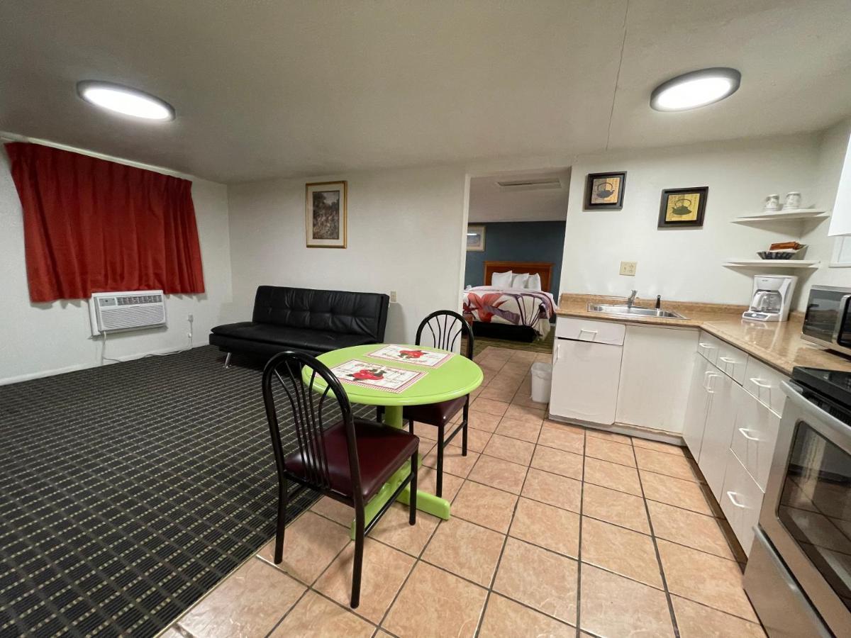 Annie Oakley Motel Oakley Buitenkant foto