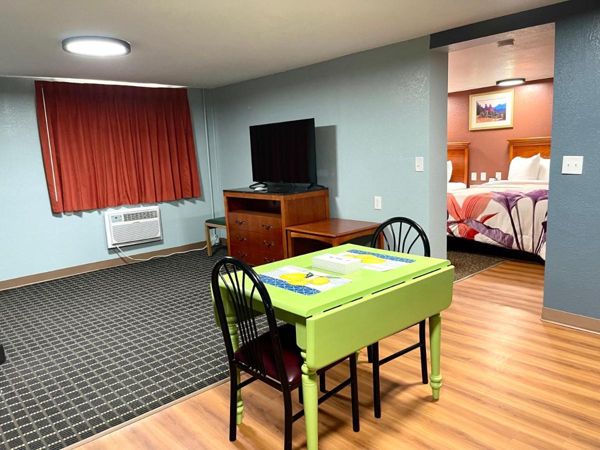Annie Oakley Motel Oakley Buitenkant foto