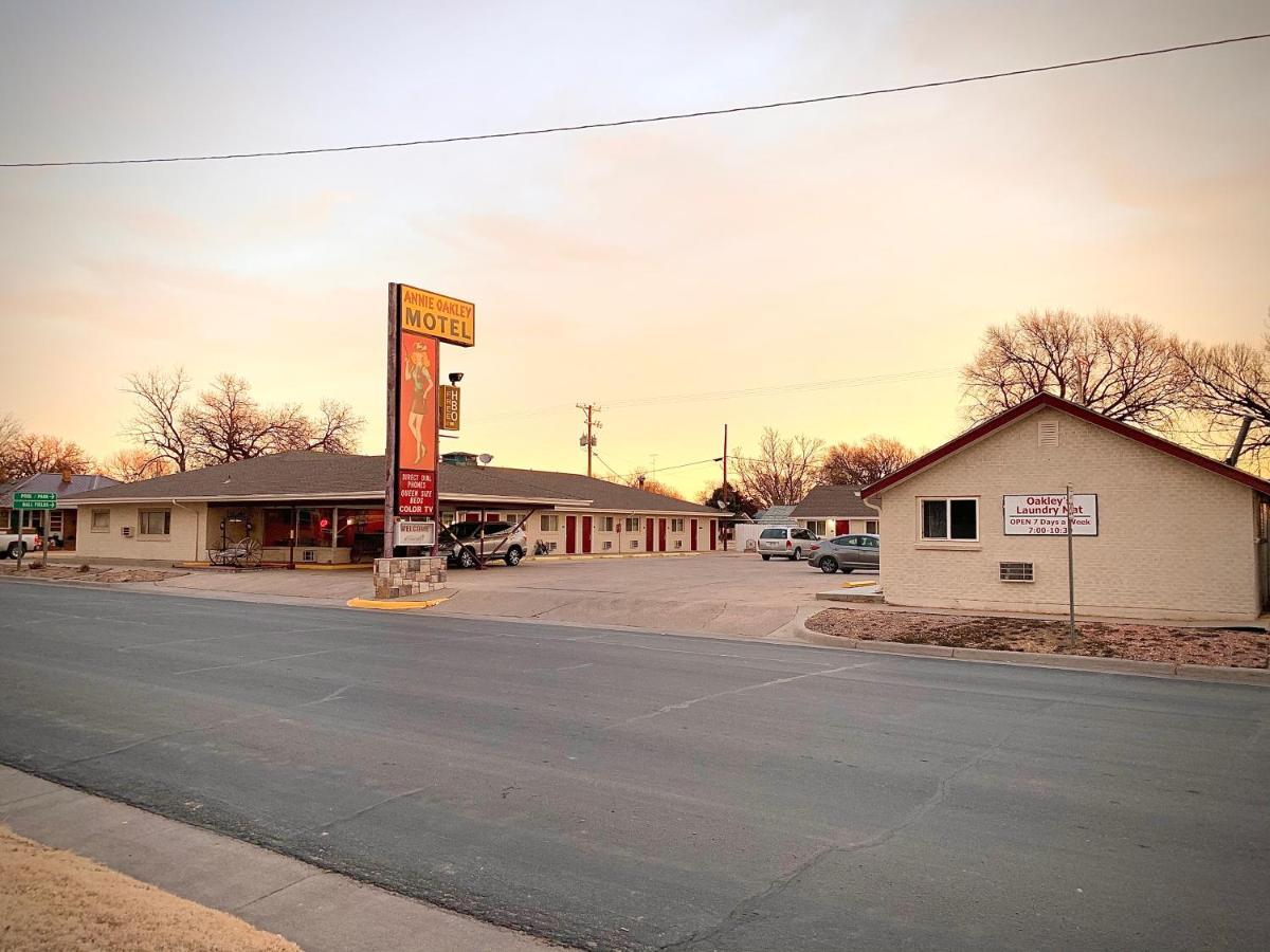 Annie Oakley Motel Oakley Buitenkant foto